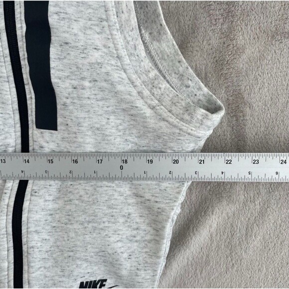 Nike Tech Women Hooded Full Zip Vest Size M Heather Gray Active Excellent Cond - Picture 8 of 11